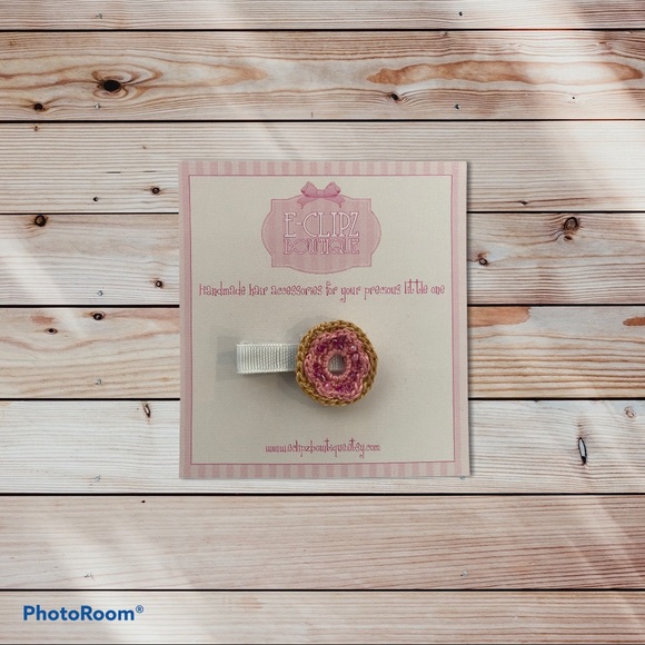 NEW HANDMADE CROCHET DONUT 🍩🍩🍩🍩 HAIR CLIP - Picture 4 of 4